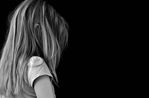 Almaniyada bir pediatr 130 cinsi cinayətə görə mühakimə olunacaq