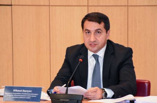 Hikmət Hacıyev: Azərbaycan aktual qlobal məsələlərin müzakirəsi üçün mühüm platformadır