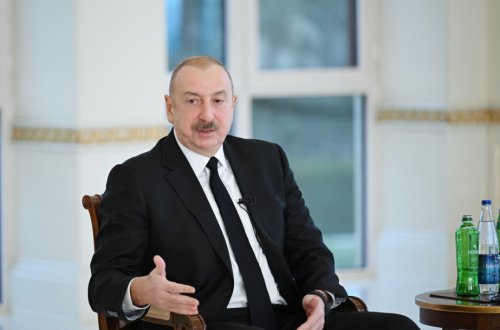 Prezidenti təbrik edirlər - YENİLƏNİR