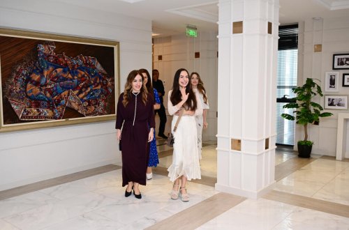Leyla Əliyeva və Alona Əliyeva SƏNƏT Uşaq Musiqi və İncəsənət Mərkəzində təşkil olunan konsert proqramını izləyiblər - FOTO
