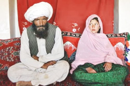Taliban uşaq evliliyinə icazə verdi: Susmaq razılıq deməkdir
