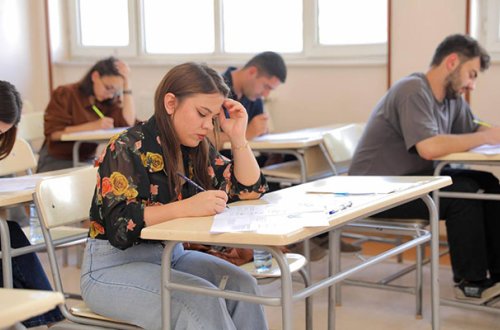 Gələn il abituriyentlər xarici dildə 100 sözdən ibarət mətn yazacaq