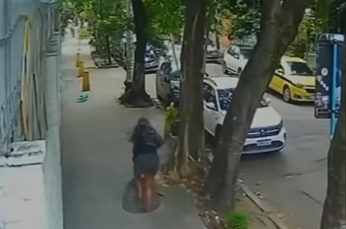 Qadın kanalizasiyaya düşüb və quyunun qapağı onun üzərinə bağlanıb