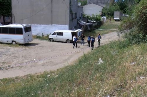 Oyun oynayan uşaqlar park edilmiş avtomobildən meyit tapdı