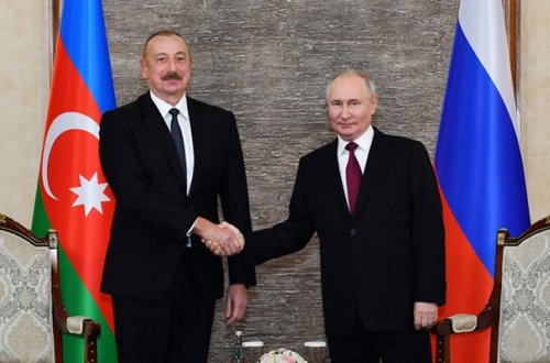İlham Əliyev Vladimir Putini təbrik etdi
