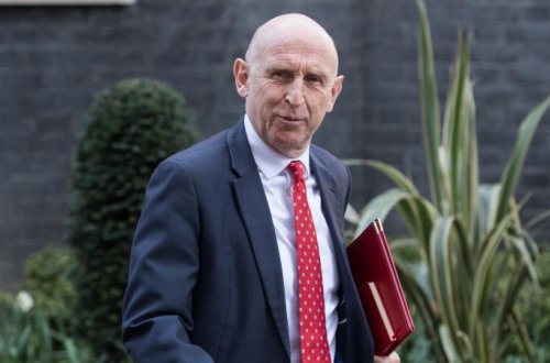 Böyük Britaniyanın müdafiə naziri Healey istefa verib