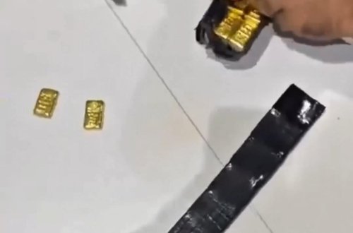 Təyyarənin tualetində 380 min dollar dəyərində qızıl tapılıb