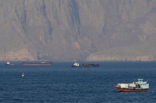 İran neftini daşıyan tankerlər Hörmüz boğazını keçib