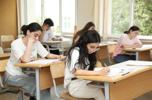 Oxuyub-yazmağı bacarmayan 9-cu sinif şagirdlərinin sayı açıqlandı