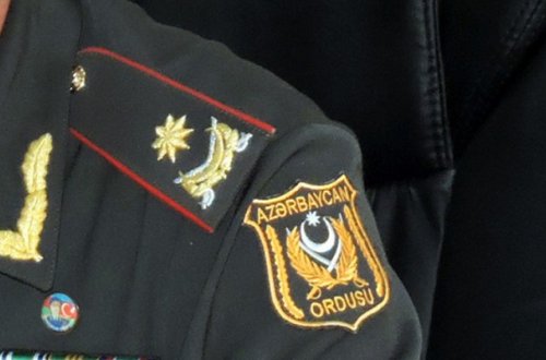 Beş hərbçiyə 