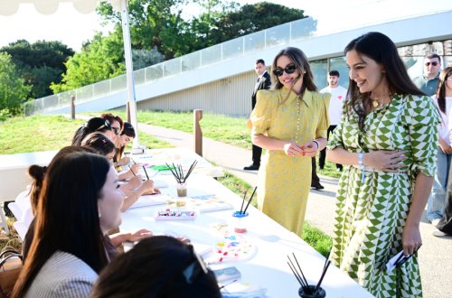 Leyla və Alena Əliyevalar festivalda - Fotolar