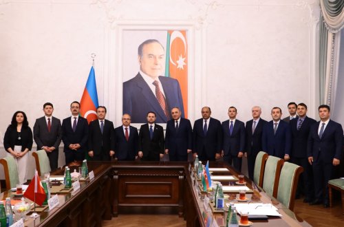Baş prokuror Kamran Əliyev Türkiyənin ədliyyə naziri Akın Gürleklə görüşüb