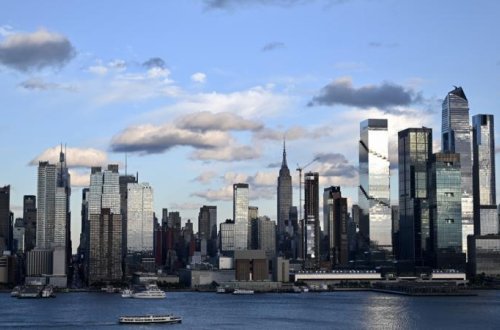 Empire State binasının zirvəsində evlilik təklifi edən cütlük saxlanılıb