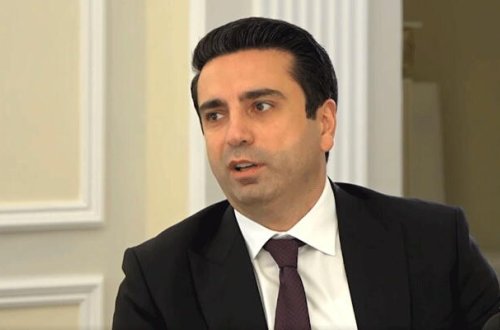 Alen Simonyan deputat mandatından imtina etdi