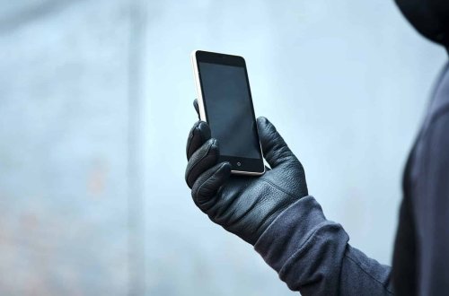 Tanışının mobil telefonunu talayan şəxs saxlanıldı
