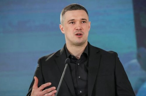 Zelenski populyar naziri vəzifədən azad edib