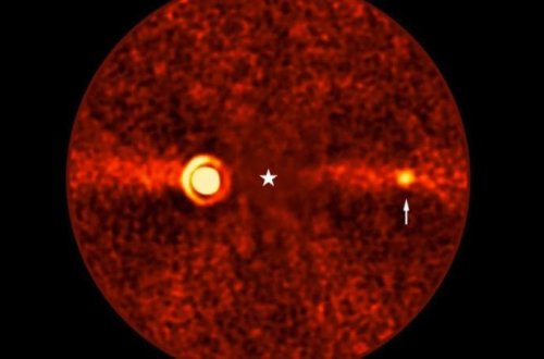Astronomlar təsadüfən ən zəif işıqlı planeti görüntüləyiblər
