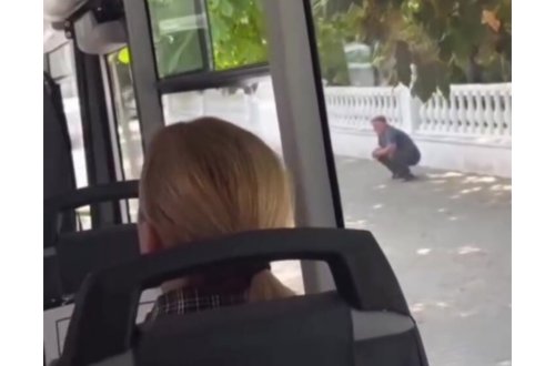 Bu dəfə Dağıstanda avtobus sürücüsü sərnişinlərdən küsdü - (Video)
