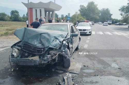 Oğuzda iki avtomobil toqquşub, ölən və xəsarət alan var - FOTO