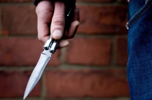 Bakıda qayınata gəlinini bıçaqladı