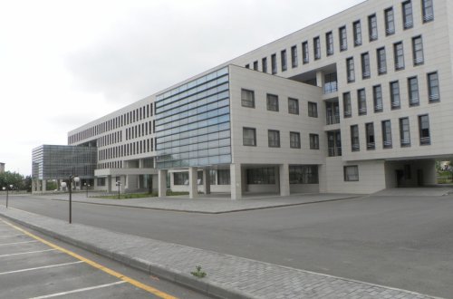 Qubada maşın aşıb, 3 nəfər xəsarət alıb