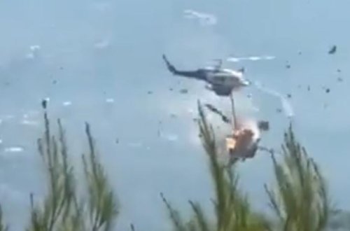 Yunanıstanda iki yanğınsöndürmə helikopteri havada toqquşub