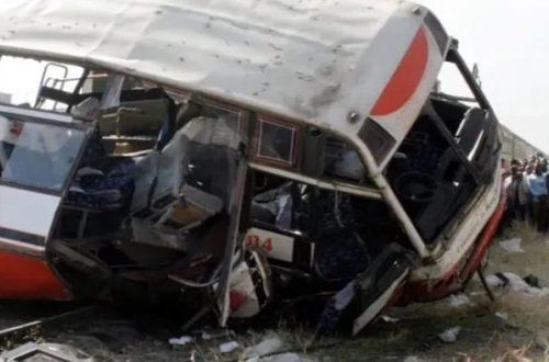 Uqandada mikroavtobusla yük maşını toqquşub: 14 ölü, 4 yaralı