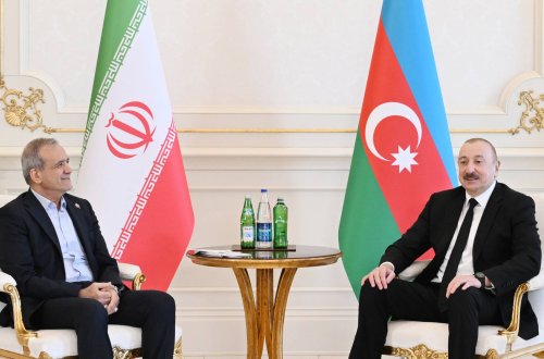 İlham Əliyev Məsud Pezeşkiana təşəkkür etdi
