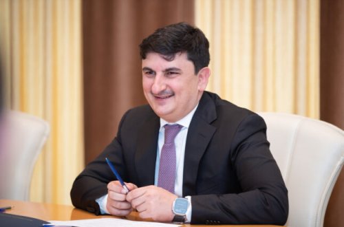 Agentlik Neftçalada jurnalistdən hər biri 72 min manata 20 ədəd ev alır