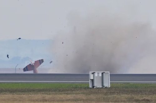 Britaniyada təyyarə qəzaya uğrayıb