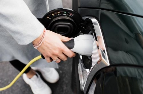 Qlobal elektrikli avtomobil satışları illik müqayisədə 9 faiz artaraq 1,85 milyon ədədə çatıb
