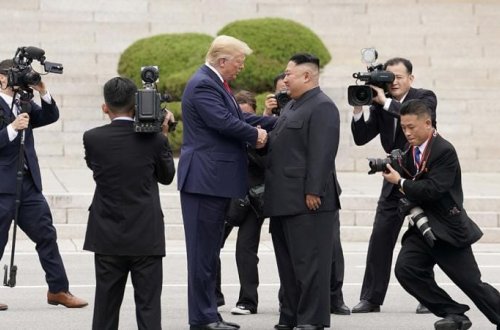 Tramp Kim Çen In ilə dost olmaq istəyir