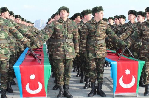 Xarici pasport alan azərbaycanlılar hərbi xidmətə çağırıla bilər - Rəsmi