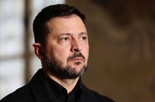 Zelenski İlon Maskı təltif etdi