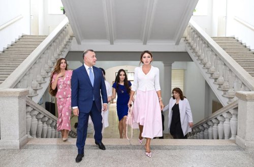 Birinci vitse-prezident Mehriban Əliyeva, qızları Leyla Əliyeva və Arzu Əliyeva Elmi-Tədqiqat Pediatriya İnstitutunu ziyarət ediblər