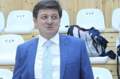 Qəbələ icra başçısının atası Bakıda dava etdi, baş yardı