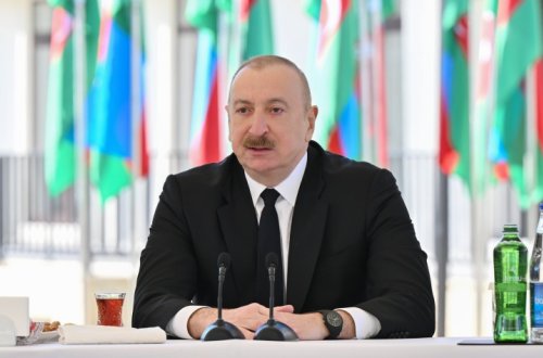 Prezident üç ölkəyə təbrik məktubu göndərdi