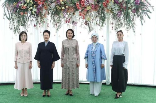 Beş ölkənin birinci xanımı bir araya gəldi - FOTOLAR