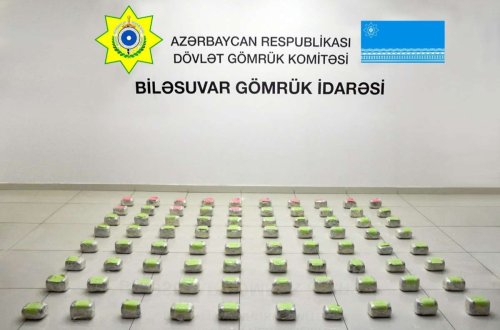 İrandan Rusiyaya soğan aparan yük maşınında 25 kq marixuana aşkar edilib - VİDEO