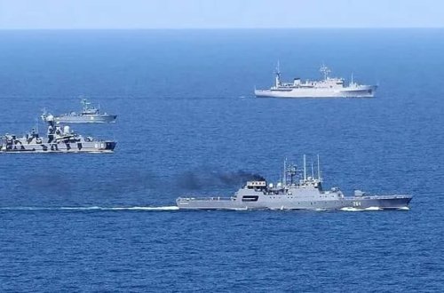 Rusiya Qara dənizdə iki gəmiyə zərbə endirib
