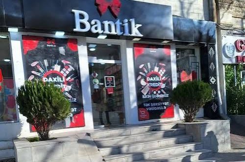 “Bantik” kosmetika mağazasında satıcı işləyən xanım: “Satıcıya aid olmayan, təmizlik işlərini də bizə gördürürdülər”