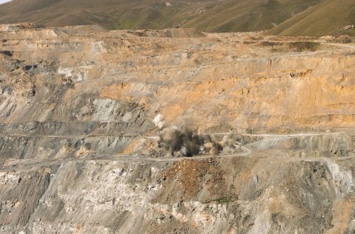 “AzerGold” Söyüdlü (Zod) qızıl yatağında ilk qazma-partlayış əməliyyatını həyata keçirdi - FOTOLAR