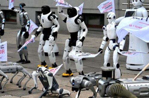 Polşada robotlar süni intellektə qarşı etiraz aksiyası keçirdi