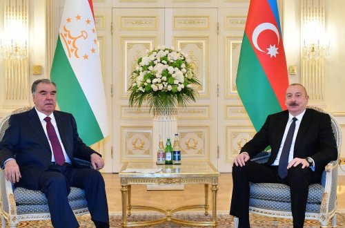 İlham Əliyev Emoməli Rəhmonu təbrik etdi