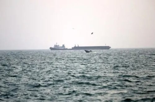 Hürmüz boğazında iki ABŞ gəmisi və səkkiz tanker hədəf alınıb