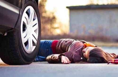 Bərdədə “Mercedes” qadını vurub öldürdü