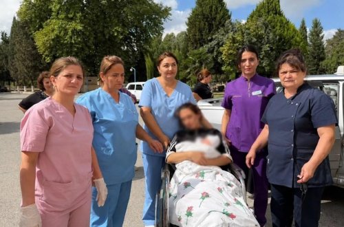 Bərdədə ana xəstəxanaya çatmamış doğuş etdi