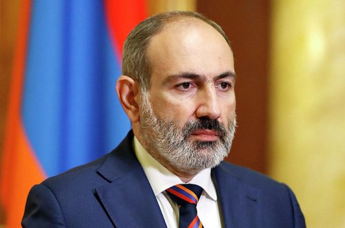 Paşinyan mükafat almaq üçün Almaniyaya gedir