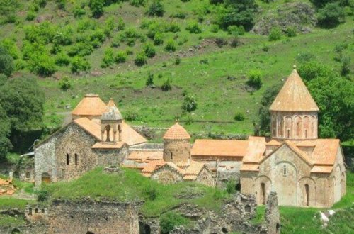 Xudavəng və Gəncəsər monastırları Albaniya tarixinin mühüm yadigarlarıdır