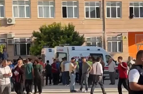 Türkiyədə məktəbə silahlı hücum: 4 şagird yaralandı